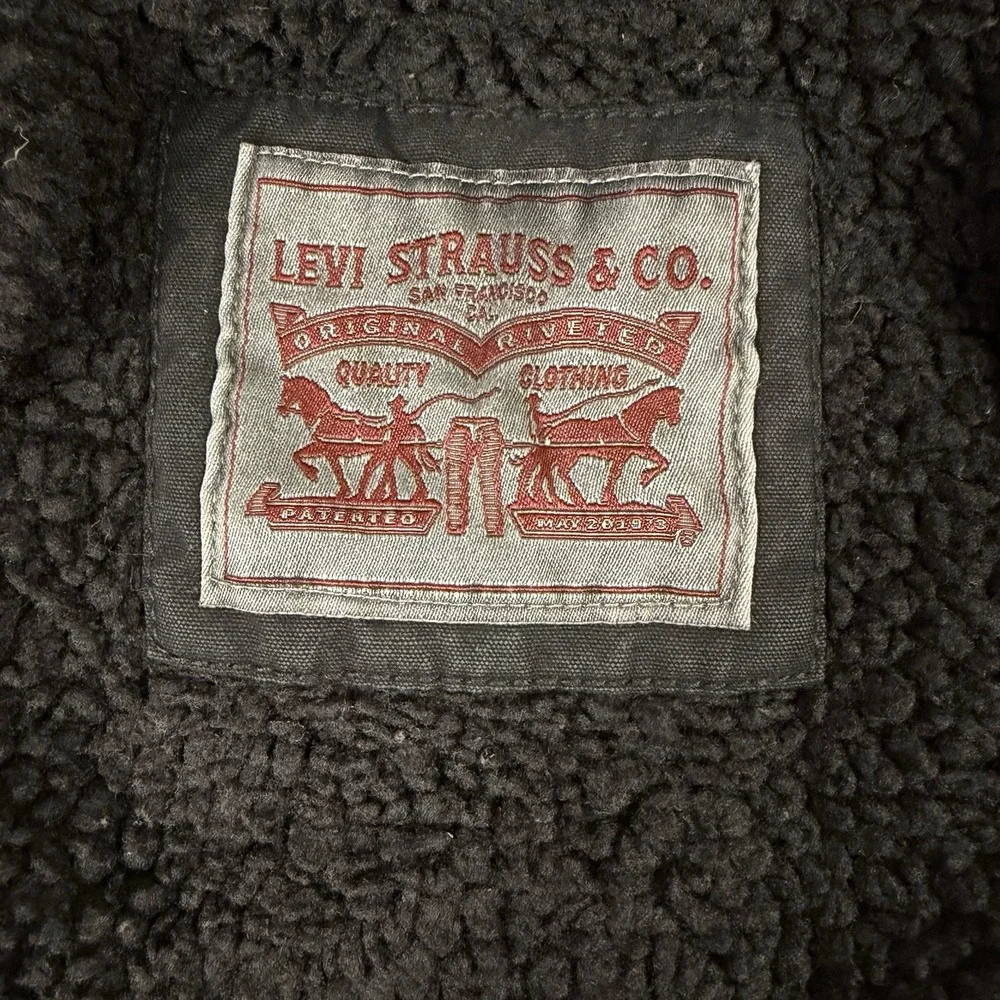 Levi's‎ Men's Sherpa Lined Two Pocket Hooded Trucker Jacket size M